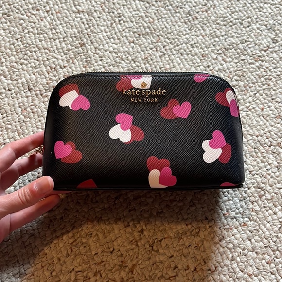kate spade Accessories - NWOT Kate Spade Cosmetic Case
